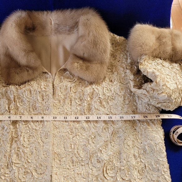 HANDCRAFTED VINTAGE RIVIERA INTERNATIONAL MINK TRIMMED JACKET - Picture 8 of 11